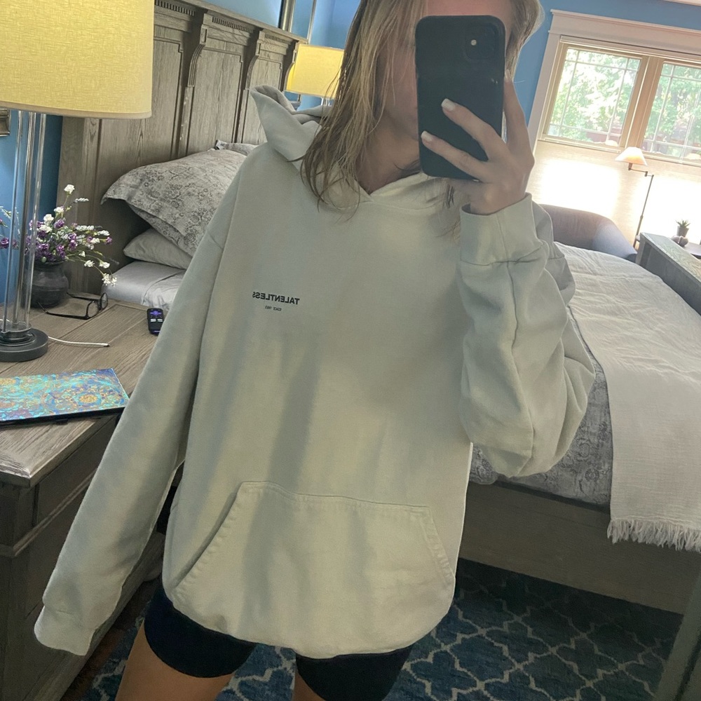 TALENTLESS HOODIE
